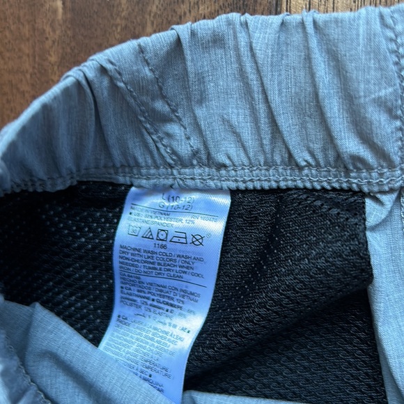 Bundle of 3 pairs of Old Navy Shorts 10-12 - Picture 11 of 12